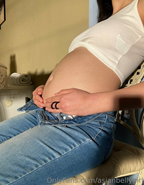 パイズリ オンリーファンズ ポルノ 写真