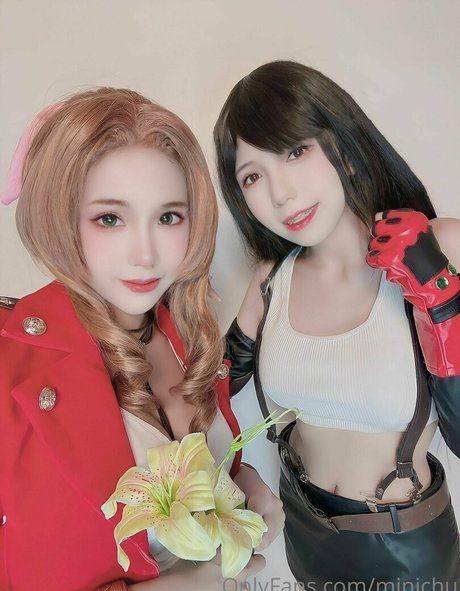 ティーンフィンガリングオンリーファンズ 無料エロ ギャラリー