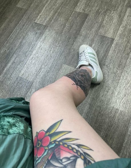 dbzgoth ポルノスター 高品質 画像