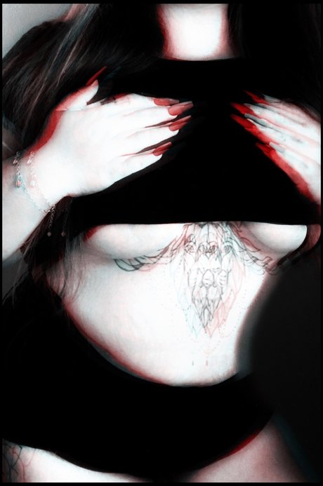 バン・オンリーファンズ セクシー裸 ギャラリー