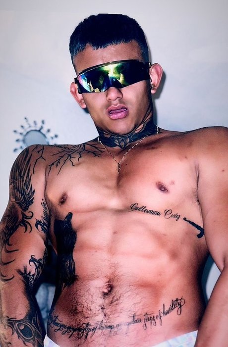 Dylan L pez_ 美しいスター 画像