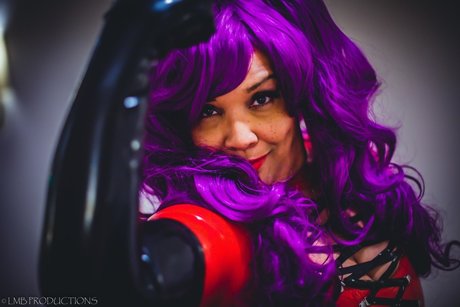 Mistress Amazon Goddess MsMadyson 素敵な女優 写真