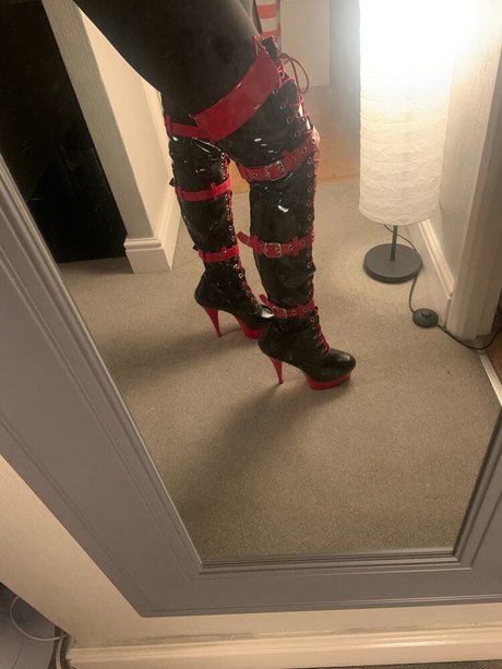 Feet Food amp amp Travel Mistress 独占ポルノスター 写真