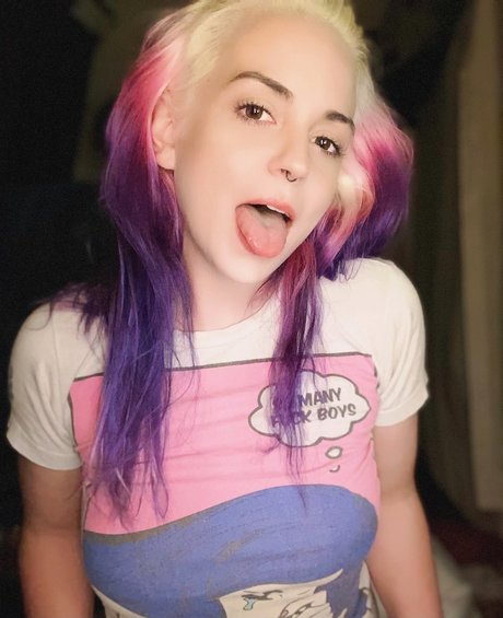 Justine Alexandra Dollins ポルノモデル アーカイブ