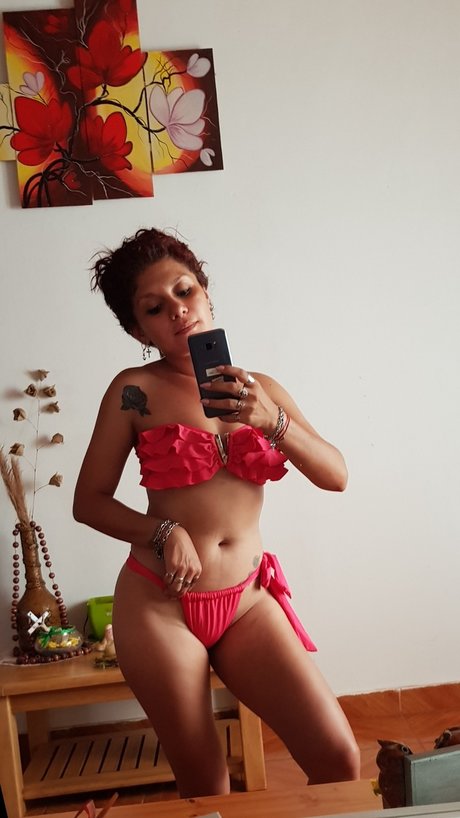Nadia Karina Gularte ポルノスター 写真
