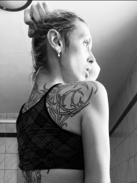 Ella Hawk ポルノ女優 写真