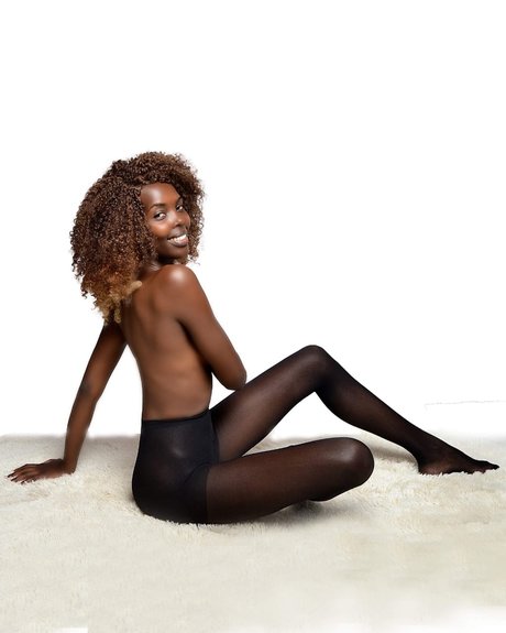 Nash wanga ヌードモデル 画像