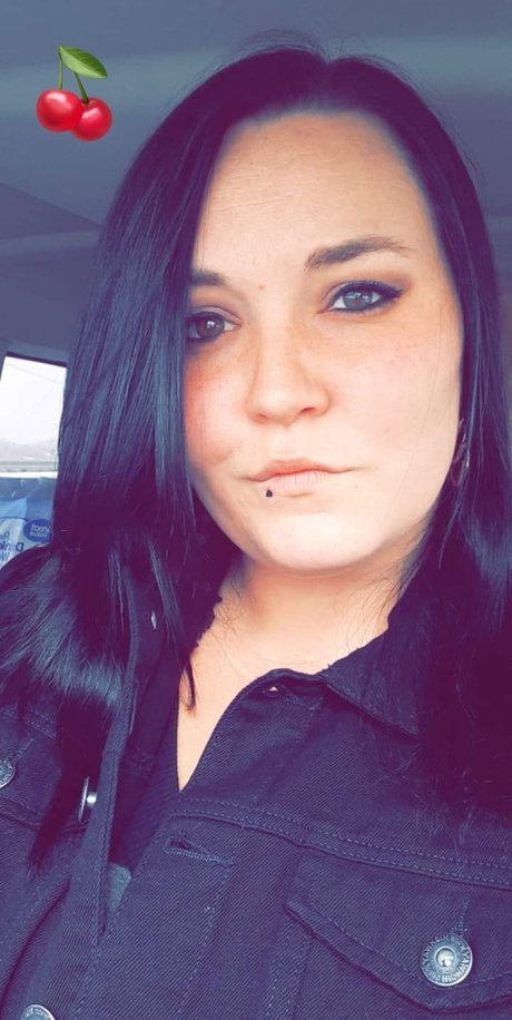 Loveless Cherry ポルノスター 可愛い 写真