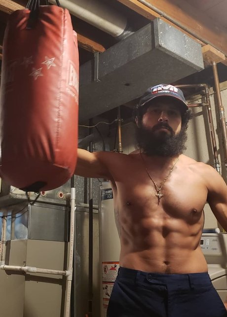 Dillon Pousson XXXモデル 画像