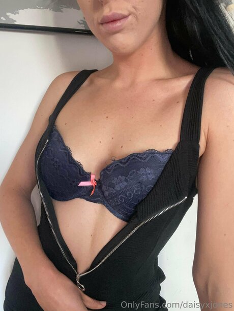 Daisy Jones FREE PAGE_ 高品質のスター 写真