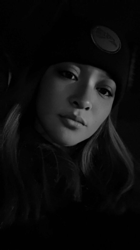 小さいチンポのシーメールオンリーファンズ セクシーxxx 写真