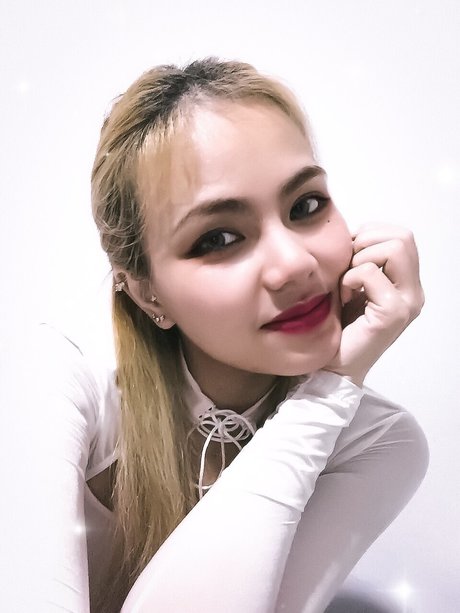 NamFunh かわいいポルノスター 写真