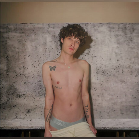 赤毛の痩せたオンリーファンズ セクシーヌード 画像