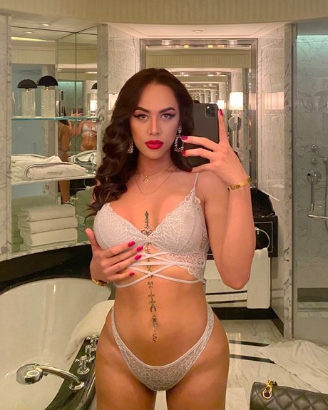 Pariss Ji yon ポルノスター トップ 画像