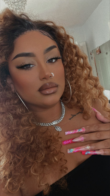 パンストオンリーファンズ えろ 写真