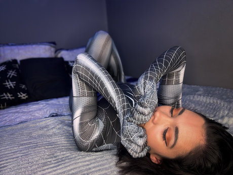 NayQiiiii エロティックなスター 写真