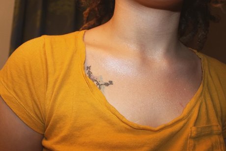 Naya Kamala スター 裸 写真