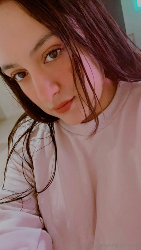 Angie Rousse ポルノ女優 アーカイブ