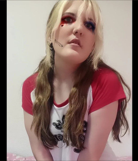 日本の熟女オンリーファンズ パーフェクト 画像