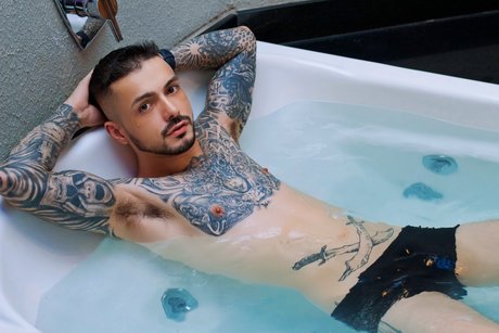 Cristiano ヌードモデル アーカイブ