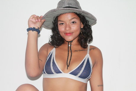 Nicole andrea ヌード女優 写真