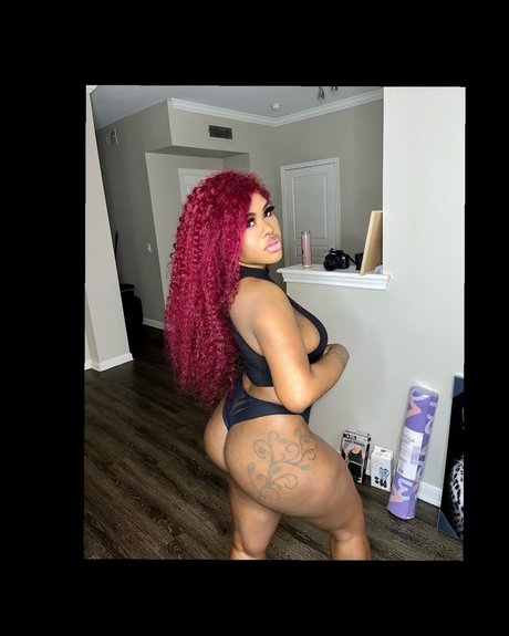 コスプレオナニーオンリーファンズ エロ 写真