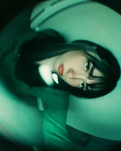 Alana Saint ヌードのポルノスター 画像