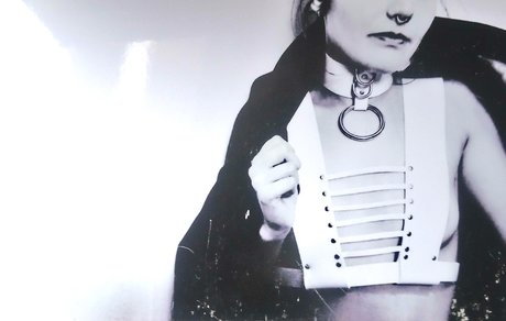 Nadia de la Noche エロティックモデル アーカイブ