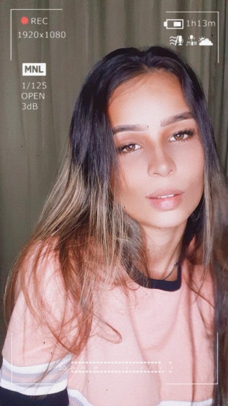 Barbie Brisada セクシーモデル 画像