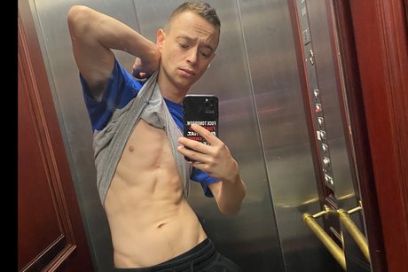 Nikki Nuttz Official Account xXx アダルトモデル 写真