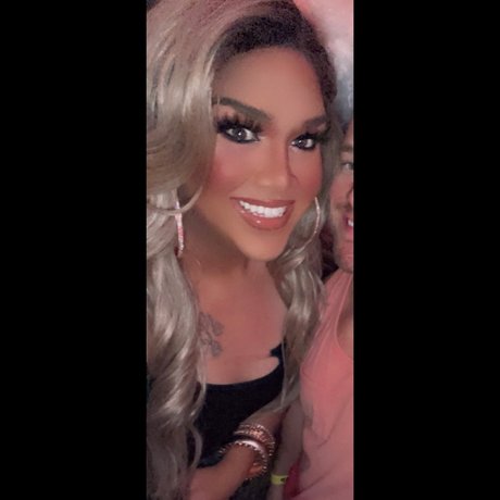 Nikki Avalon ヌードモデル 写真