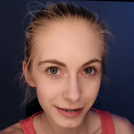 Nikki Gia Soft セクシーなスター 写真