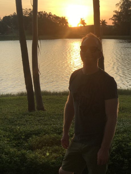 巨乳で痩せているオンリーファンズ ポルノ 写真