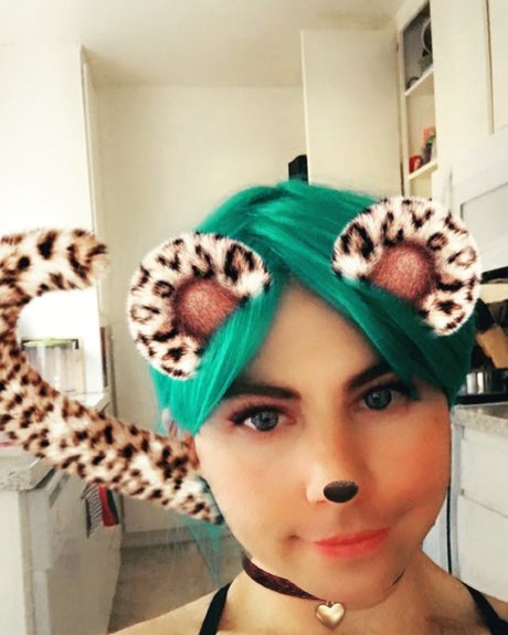 Trans girl hottie 美しいモデル 画像