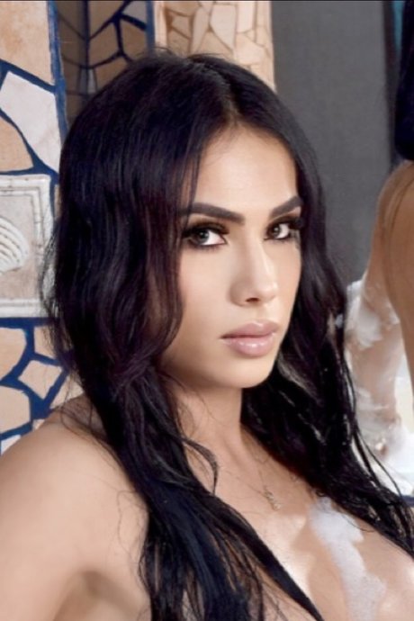 Niky Ladyboy_ ヌードモデル 写真