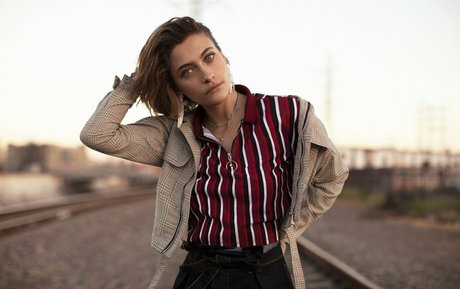 巨尻熟女オンリーファンズ 無料裸 写真