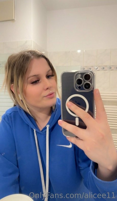 alicee11 高品質のポルノスター 写真