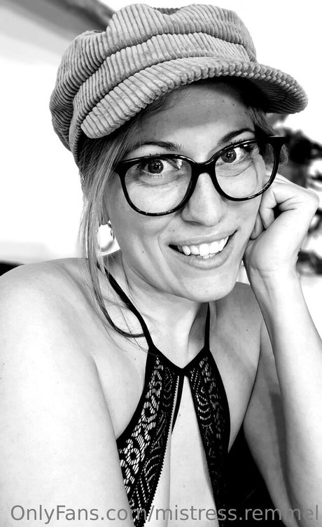 mistress remmel ヌードスター 画像