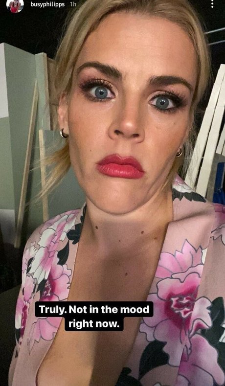 Busy Phillips エロティックなスター 画像