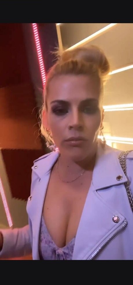 Busy Phillips セクシー女優 写真