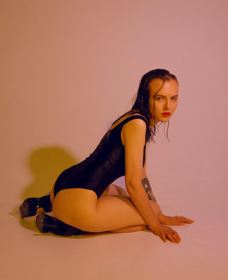 アラブの太ったオンリーファンズ セクシーヌード 画像