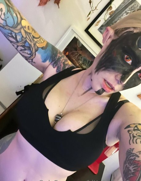 巨乳ランジェリーオンリーファンズ セクシー裸 画像