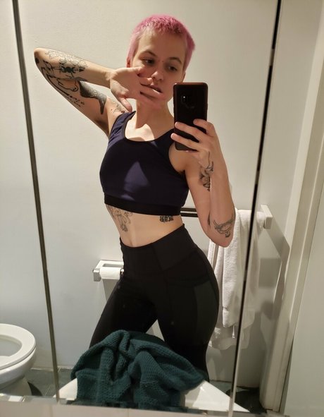 molotovcocktease ポルノスター 無料 写真