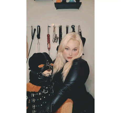 p enrose ヌードモデル 写真