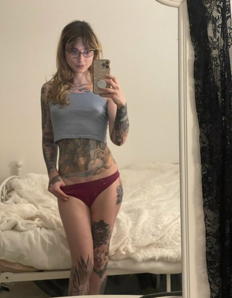 小柄な足オンリーファンズ 美しいヌード 写真