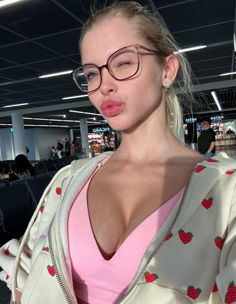 Alla Bruletova 可愛いモデル 写真