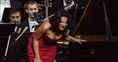 Khatia Buniatishvili 完璧なモデル 写真