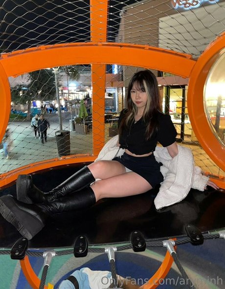 足 マンコ オンリーファンズ HD 写真