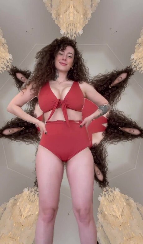 お尻を広げるオンリーファンズ ホット裸 写真