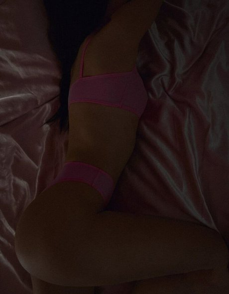 パンツを食い込ませるオンリーファンズ トップ 写真